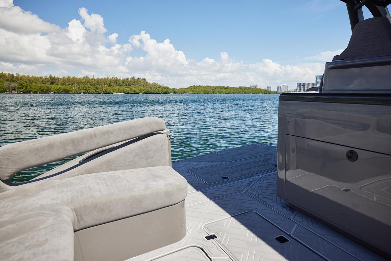 2026 Midnight Express 52 Mansory Miami FL