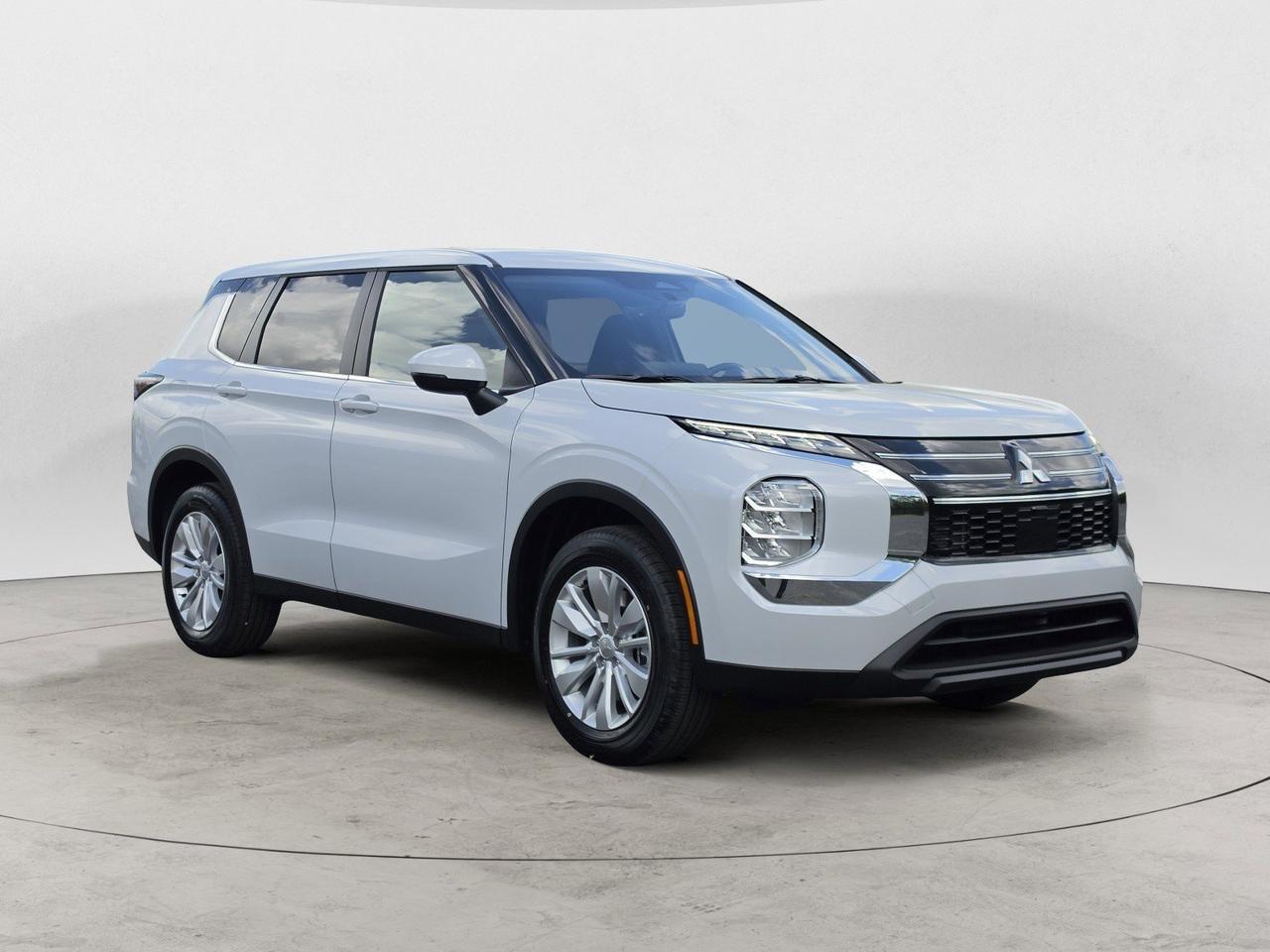 2026 Mitsubishi Outlander ES