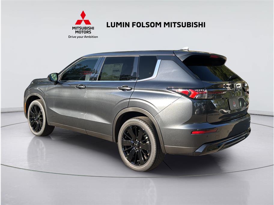 2026 Mitsubishi Outlander LE Sport Utility 4D