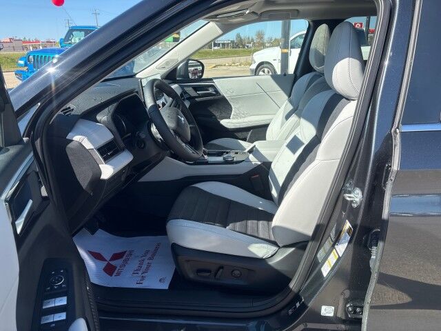 2026 Mitsubishi Outlander LE Whitecourt AB