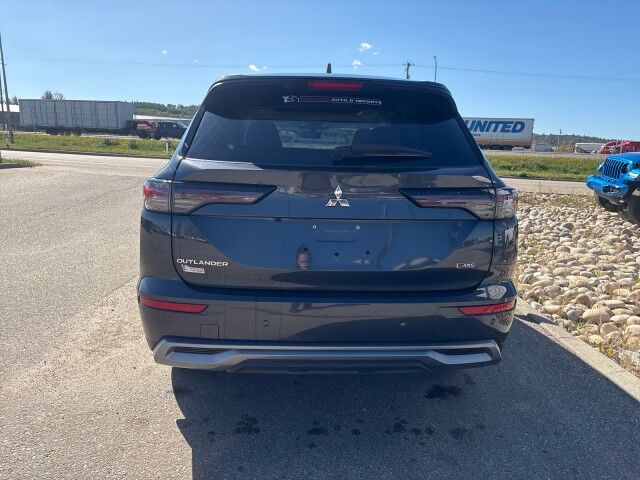 2026 Mitsubishi Outlander LE Whitecourt AB