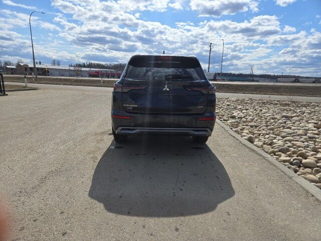 2026 Mitsubishi Outlander LE Whitecourt AB