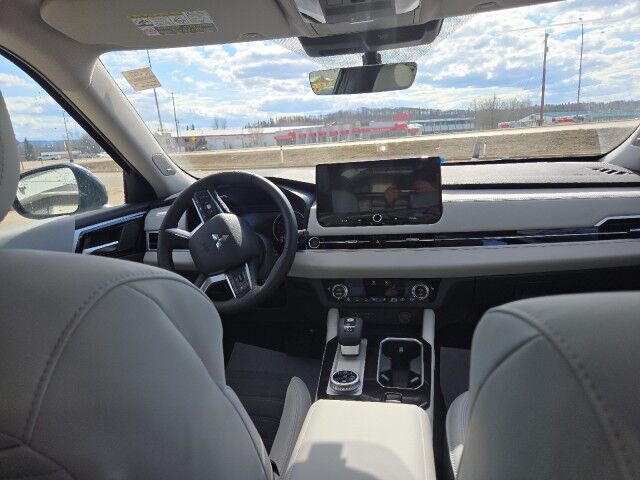 2026 Mitsubishi Outlander LE Whitecourt AB