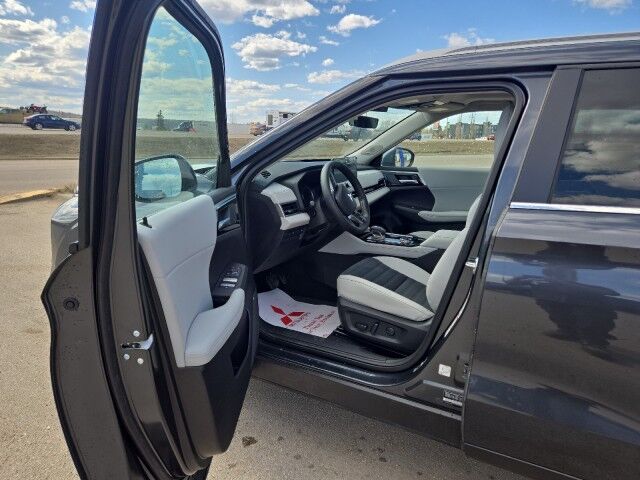 2026 Mitsubishi Outlander LE Whitecourt AB
