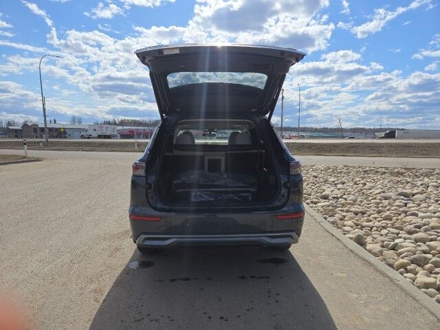 2026 Mitsubishi Outlander LE Whitecourt AB