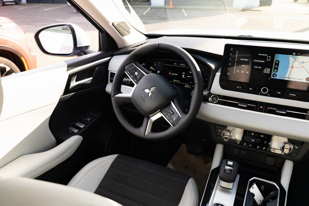 2026 Mitsubishi Outlander SE Milwaukie OR