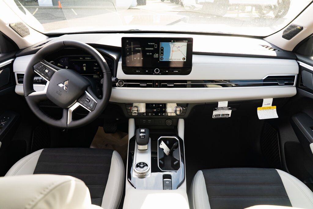 2026 Mitsubishi Outlander SE Milwaukie OR