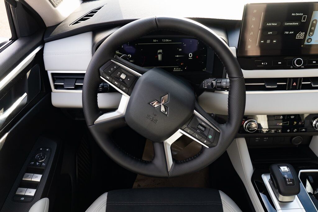 2026 Mitsubishi Outlander SE Milwaukie OR