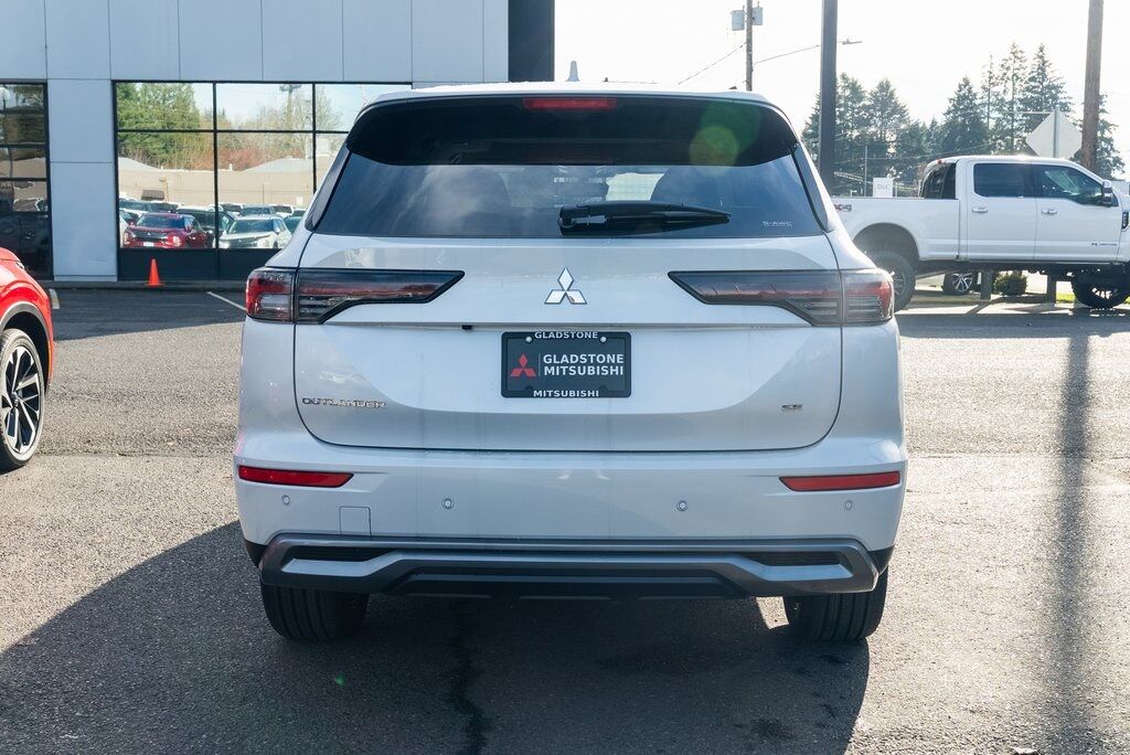 2026 Mitsubishi Outlander SE Milwaukie OR