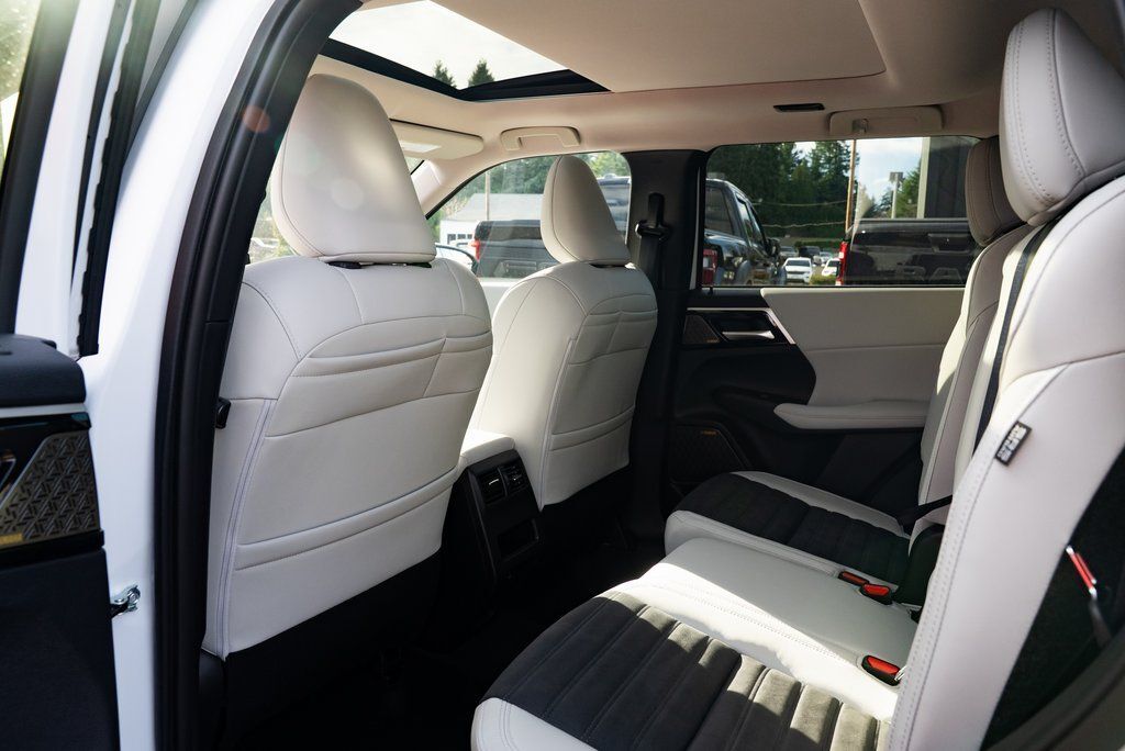 2026 Mitsubishi Outlander SE Milwaukie OR