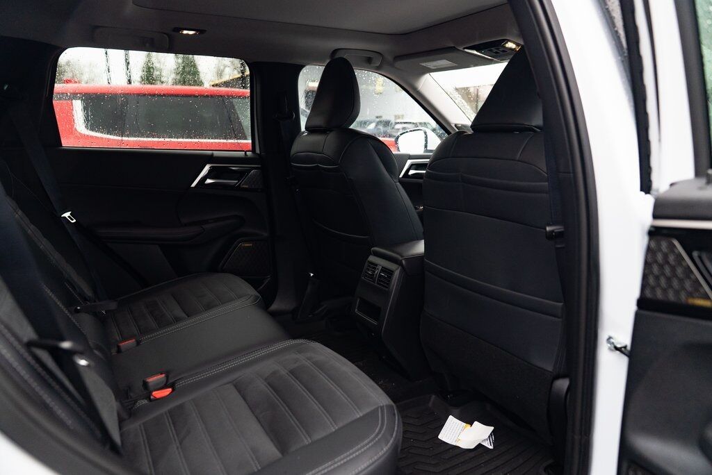 2026 Mitsubishi Outlander SE Milwaukie OR