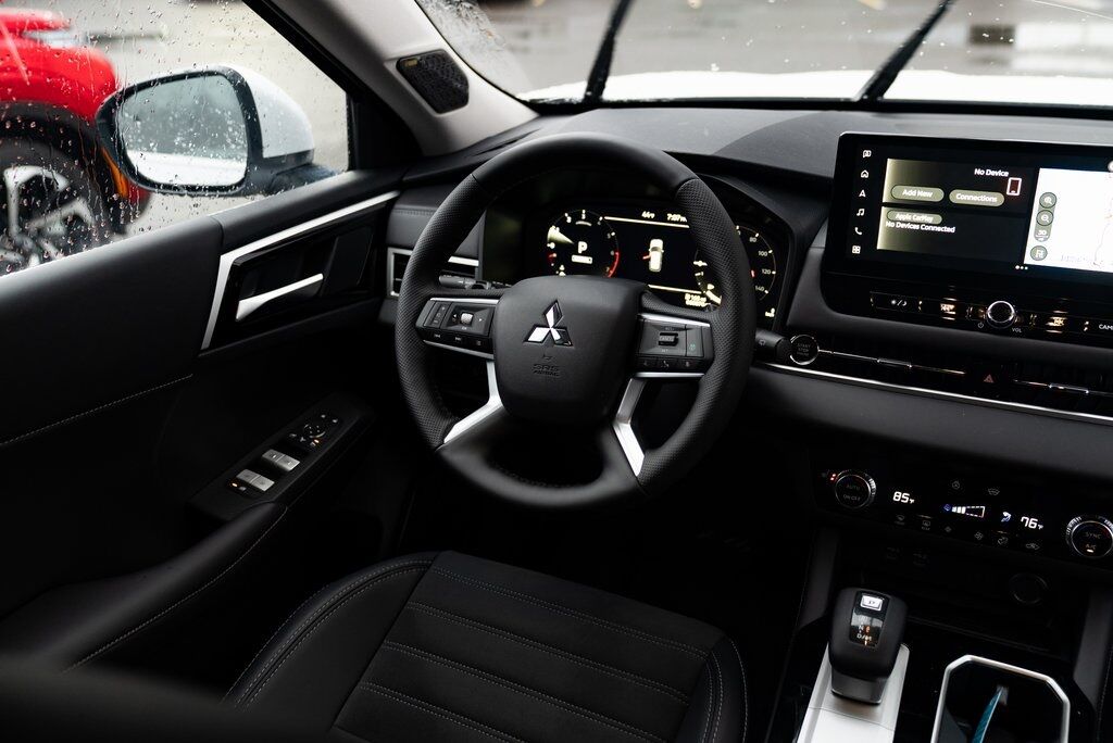 2026 Mitsubishi Outlander SE Milwaukie OR