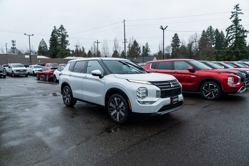 2026 Mitsubishi Outlander SE Milwaukie OR
