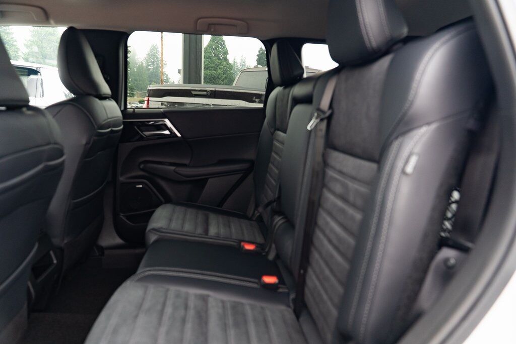 2026 Mitsubishi Outlander SE Milwaukie OR