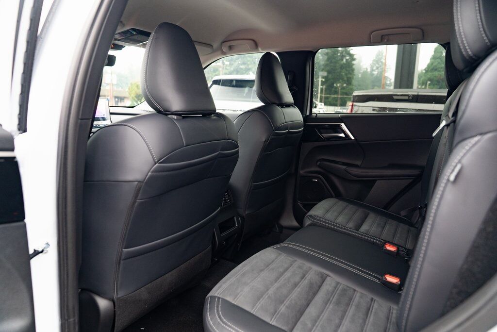 2026 Mitsubishi Outlander SE Milwaukie OR