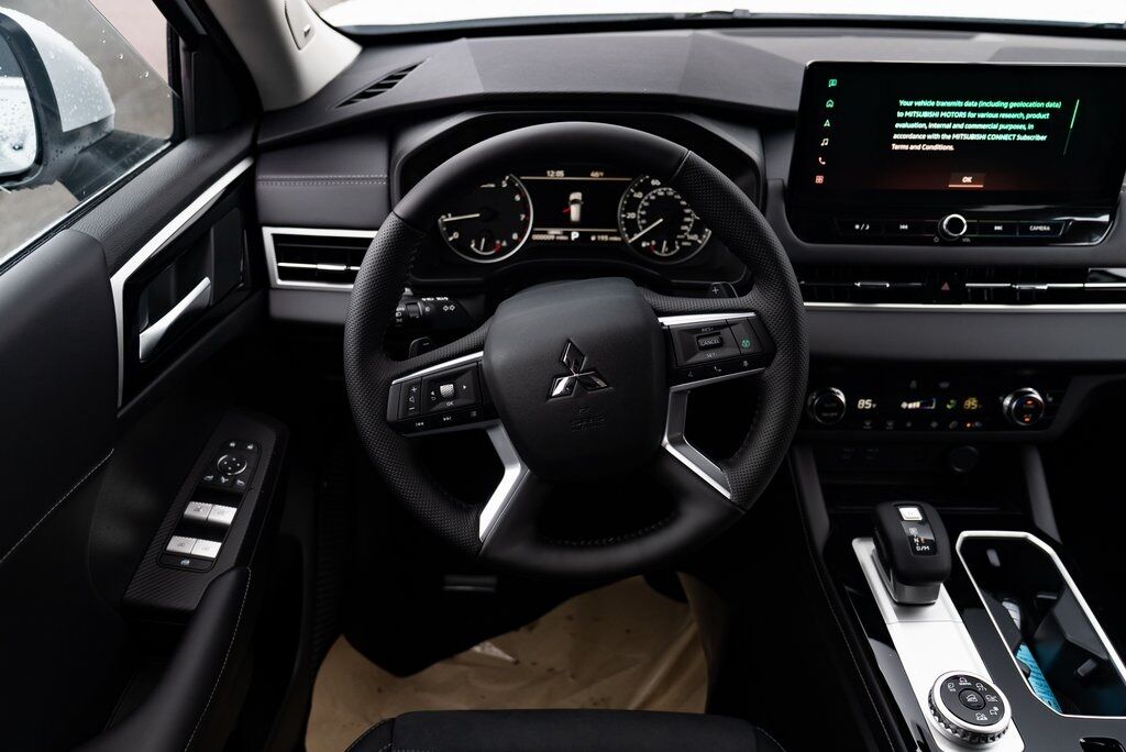 2026 Mitsubishi Outlander SE Milwaukie OR