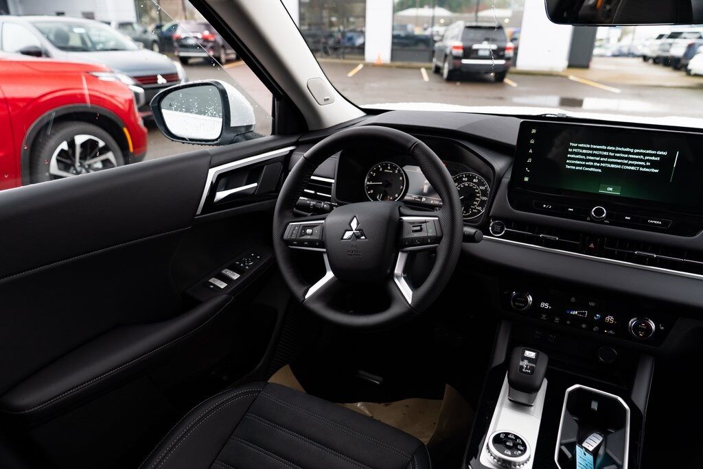 2026 Mitsubishi Outlander SE Milwaukie OR