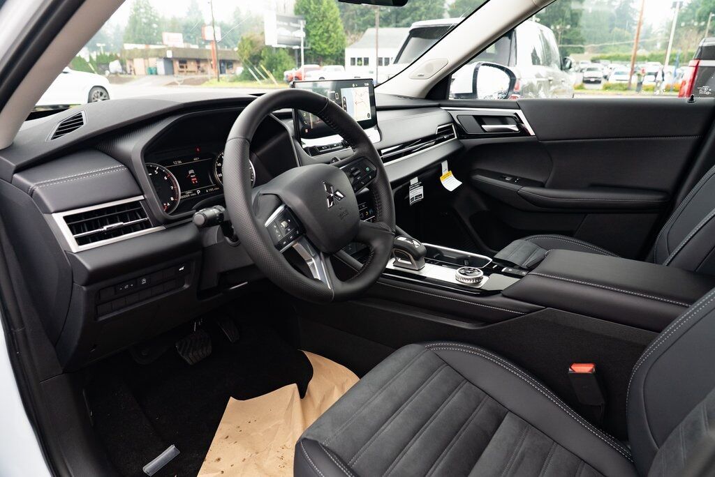 2026 Mitsubishi Outlander SE Milwaukie OR