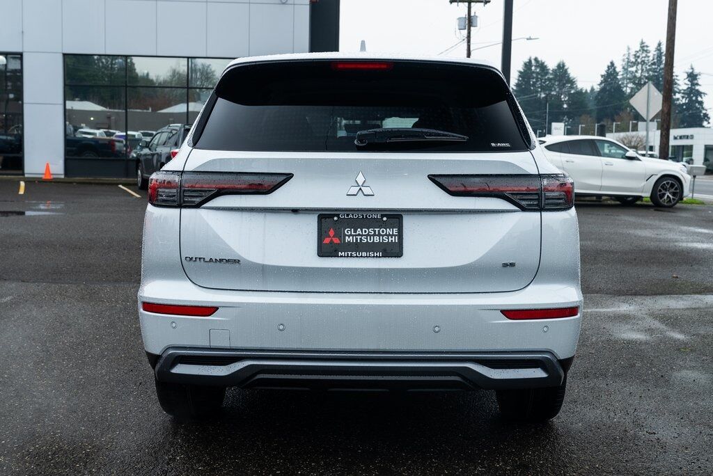 2026 Mitsubishi Outlander SE Milwaukie OR