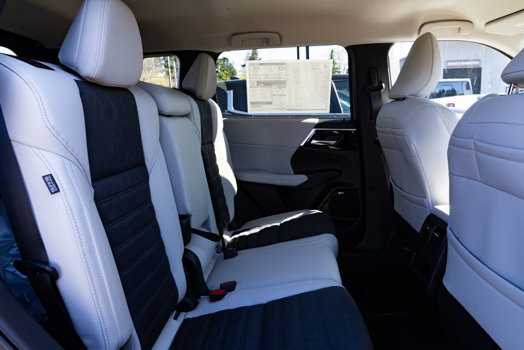 2026 Mitsubishi Outlander SE Milwaukie OR