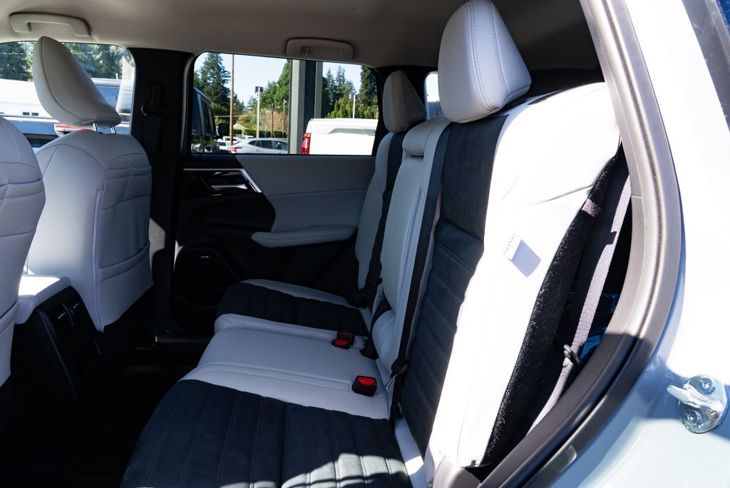 2026 Mitsubishi Outlander SE Milwaukie OR