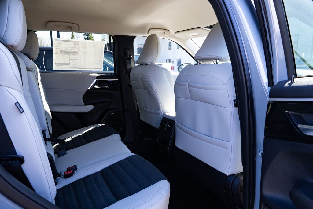 2026 Mitsubishi Outlander SE Milwaukie OR