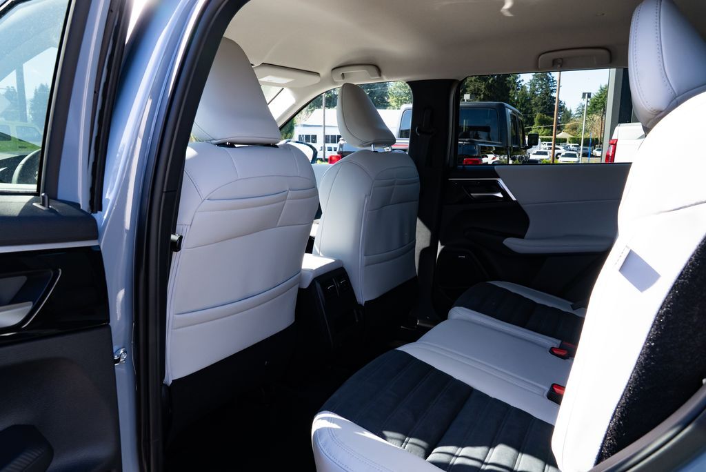 2026 Mitsubishi Outlander SE Milwaukie OR