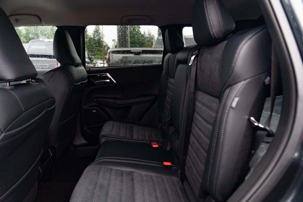 2026 Mitsubishi Outlander SE Milwaukie OR