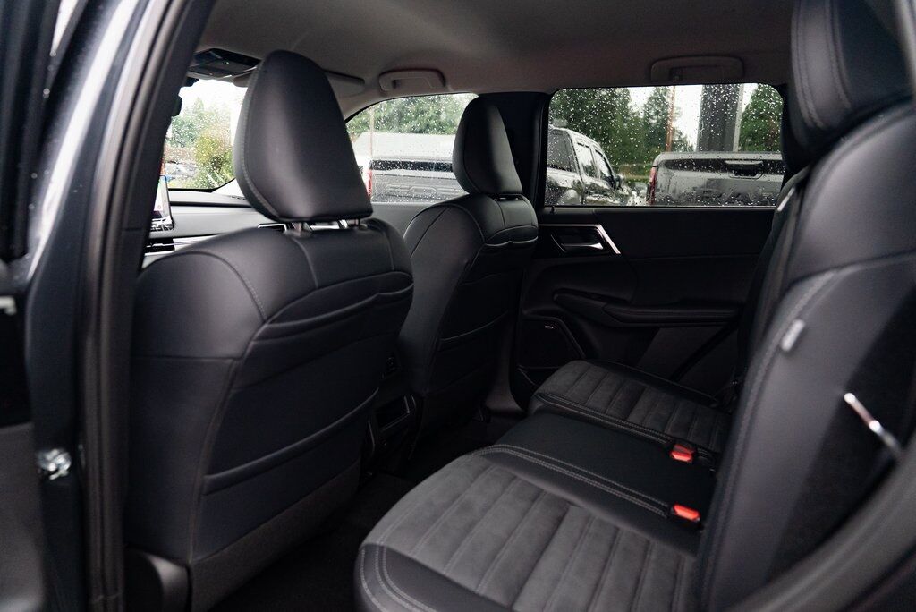 2026 Mitsubishi Outlander SE Milwaukie OR