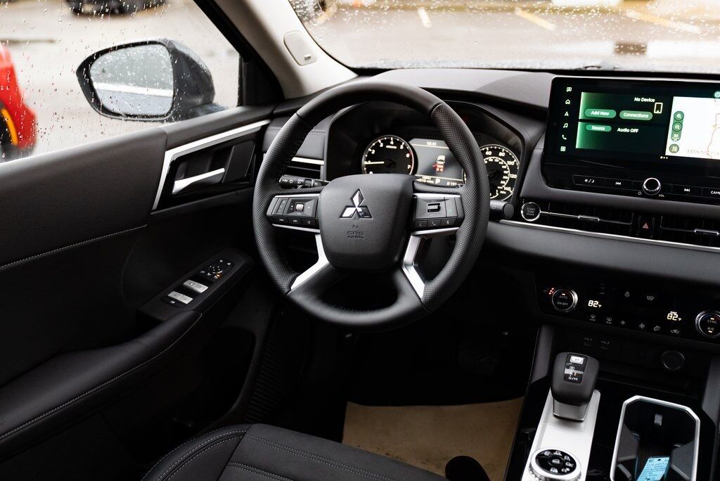 2026 Mitsubishi Outlander SE Milwaukie OR