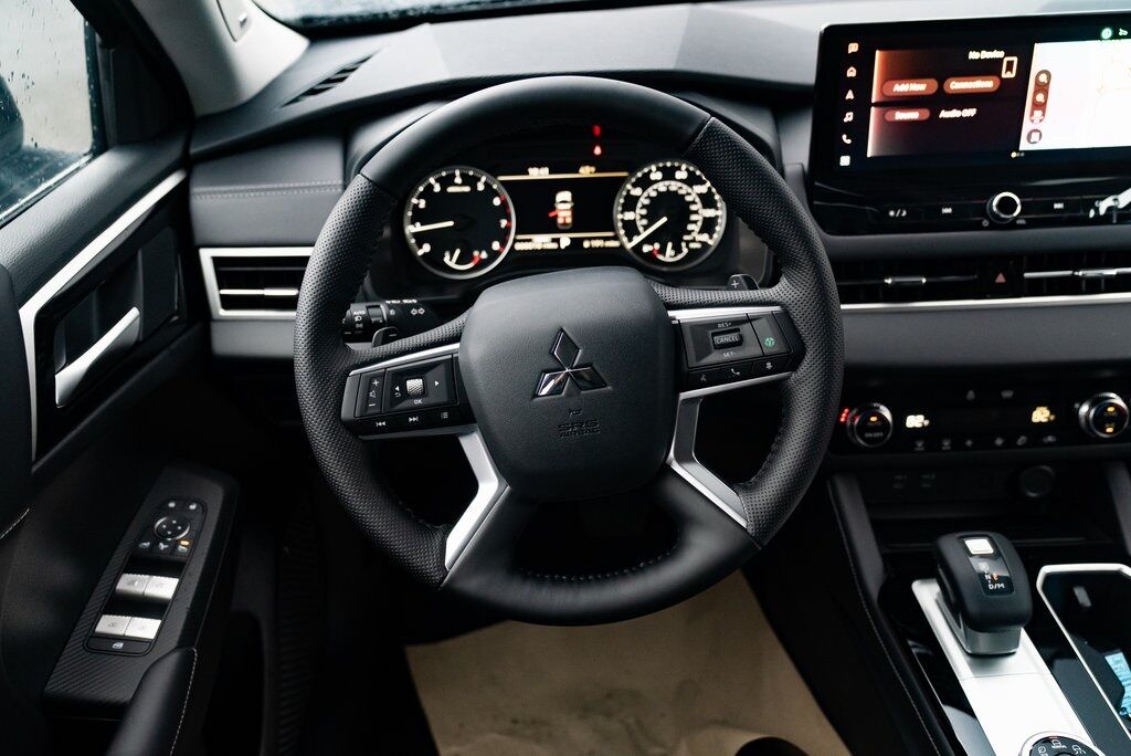 2026 Mitsubishi Outlander SE Milwaukie OR