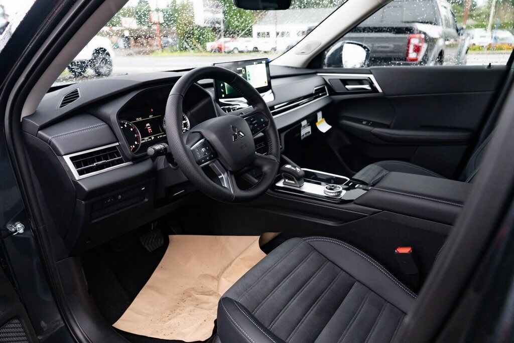 2026 Mitsubishi Outlander SE Milwaukie OR