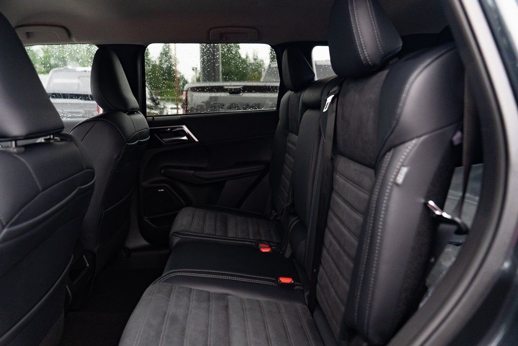 2026 Mitsubishi Outlander SE Milwaukie OR