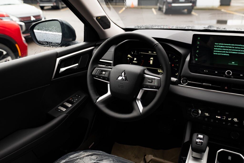 2026 Mitsubishi Outlander SE Milwaukie OR