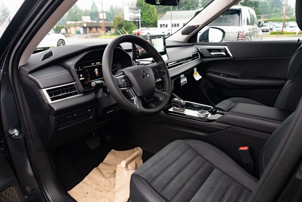 2026 Mitsubishi Outlander SE Milwaukie OR