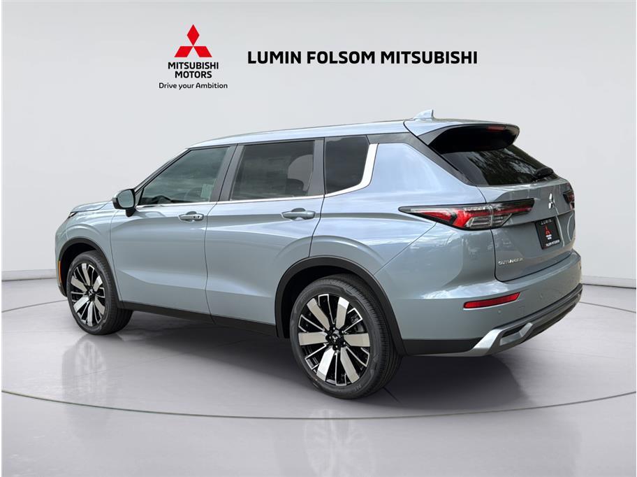 2026 Mitsubishi Outlander SE Sport Utility 4D