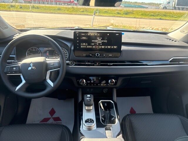 2026 Mitsubishi Outlander SE Whitecourt AB