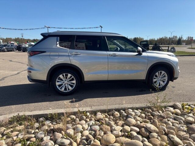 2026 Mitsubishi Outlander SE Whitecourt AB