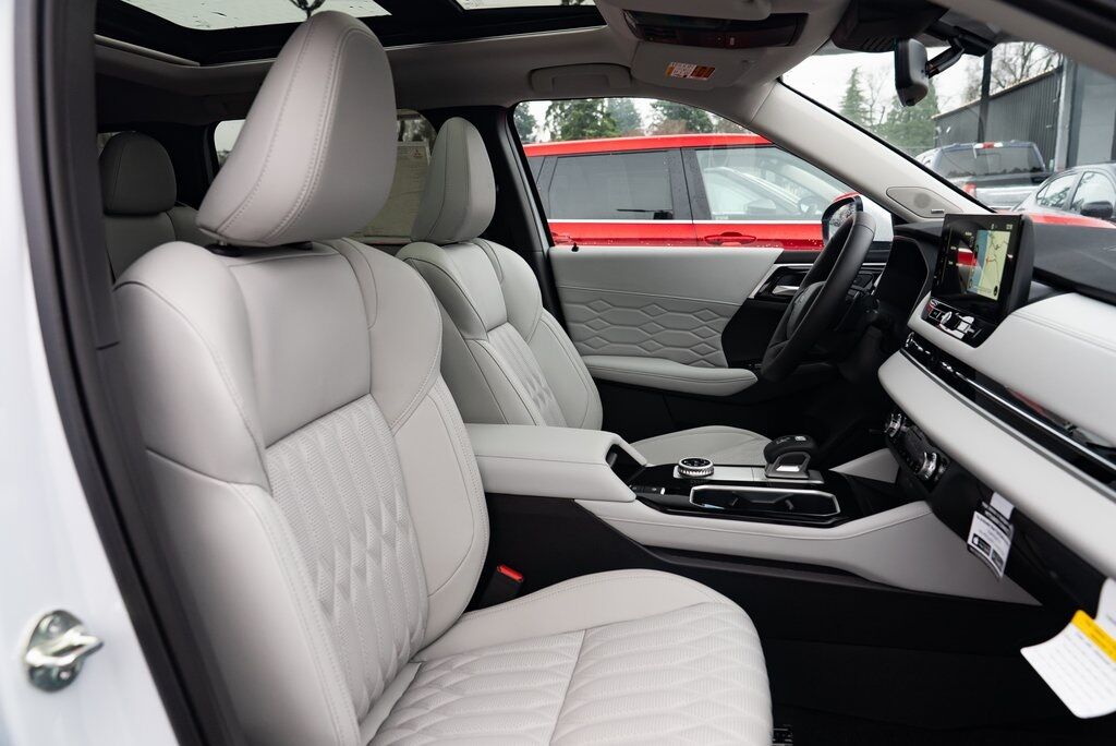 2026 Mitsubishi Outlander SEL Milwaukie OR