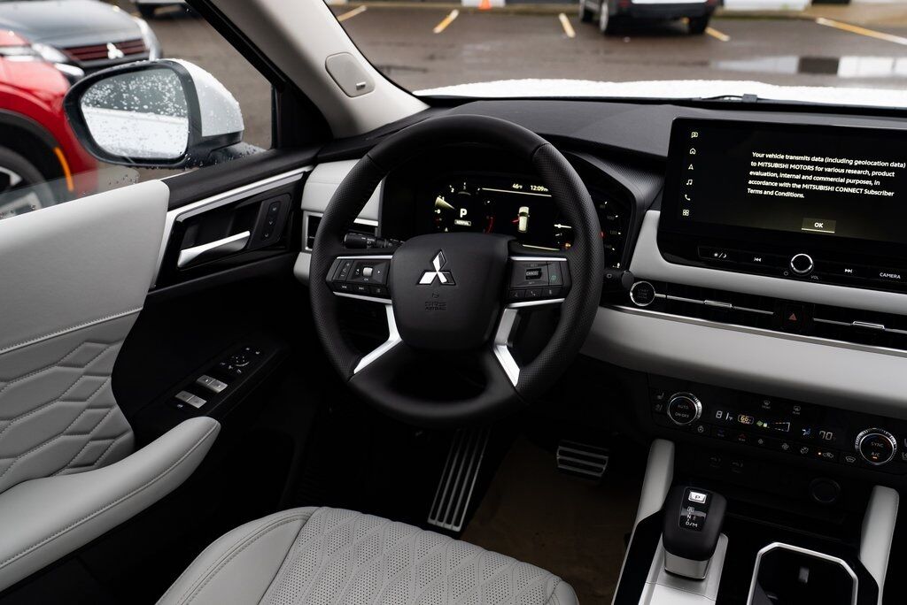 2026 Mitsubishi Outlander SEL Milwaukie OR