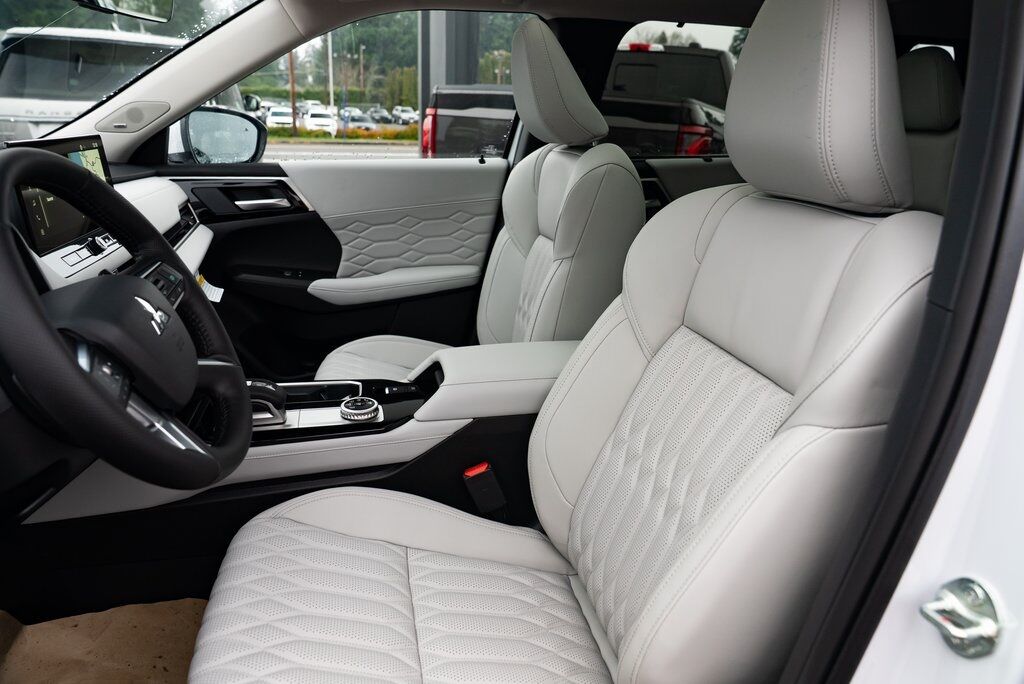 2026 Mitsubishi Outlander SEL Milwaukie OR