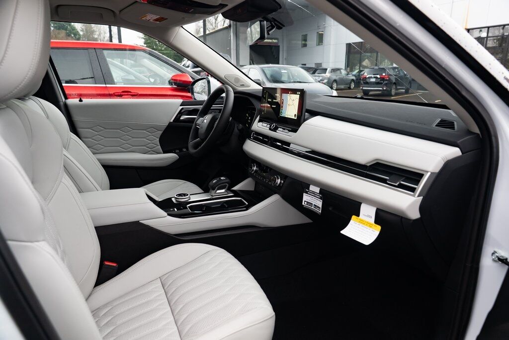 2026 Mitsubishi Outlander SEL Milwaukie OR