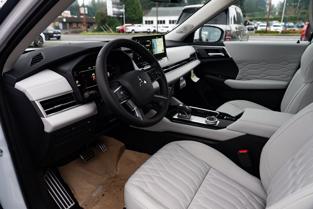 2026 Mitsubishi Outlander SEL Milwaukie OR