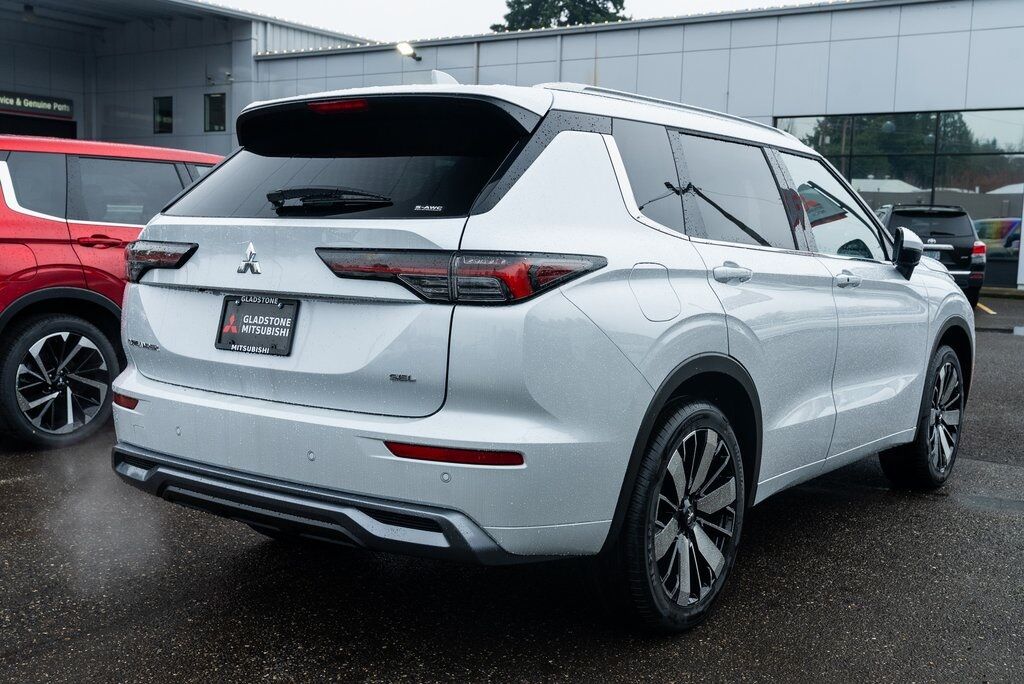2026 Mitsubishi Outlander SEL Milwaukie OR