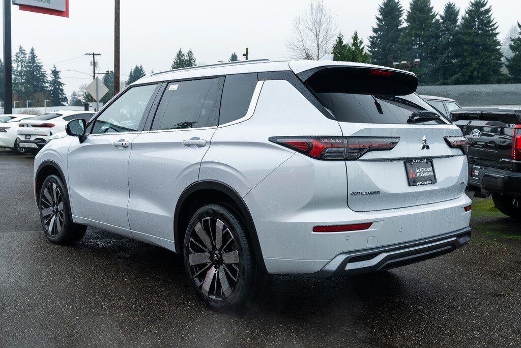 2026 Mitsubishi Outlander SEL Milwaukie OR
