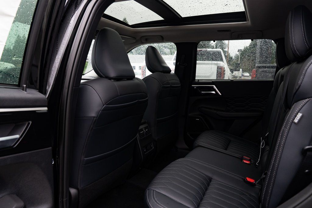 2026 Mitsubishi Outlander SEL Milwaukie OR