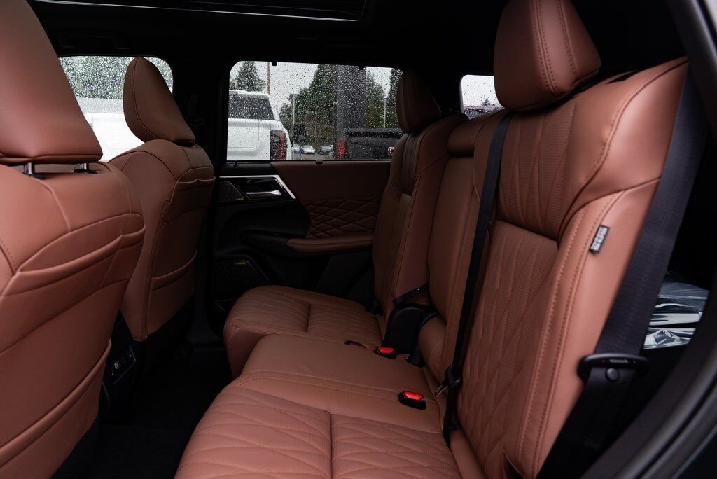 2026 Mitsubishi Outlander SEL Milwaukie OR