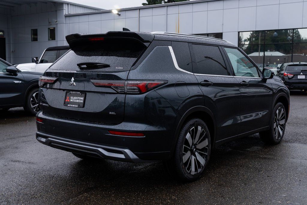 2026 Mitsubishi Outlander SEL Milwaukie OR