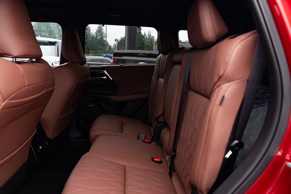 2026 Mitsubishi Outlander SEL Milwaukie OR