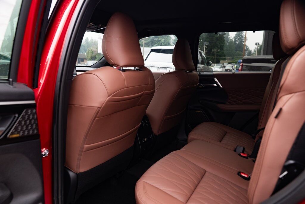 2026 Mitsubishi Outlander SEL Milwaukie OR